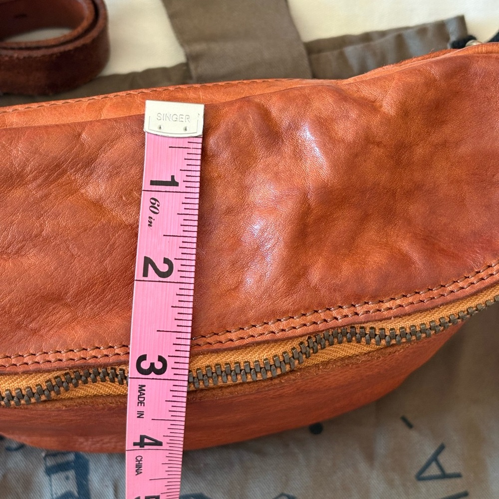 Campomaggi SANTARCANGELO
Belt bag "CORNIOLO" in garment-dyed cowhide leather - Picture 15 of 16